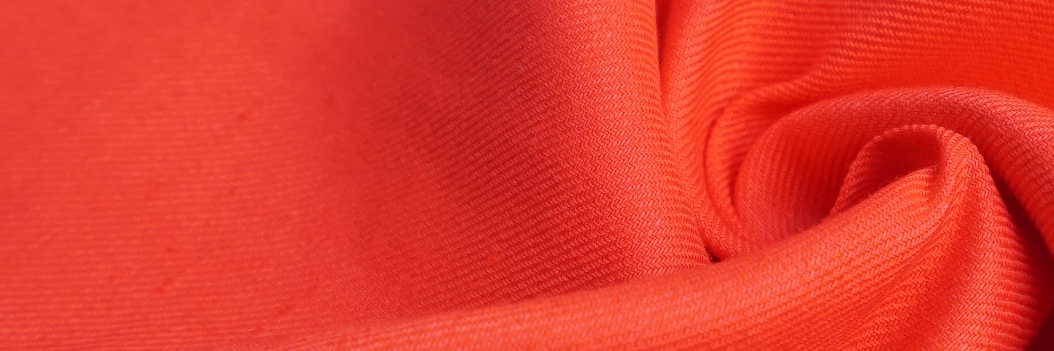 Piece-dyed linen twill fabric in solid color
